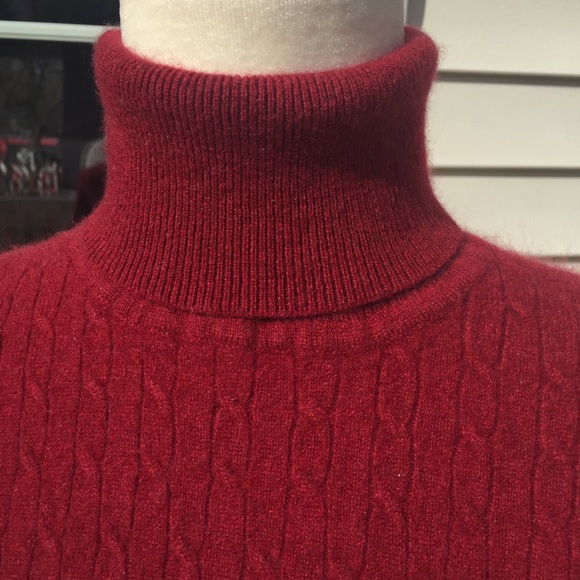Lord & Taylor Cashmere Sweater - Picture 7 of 8